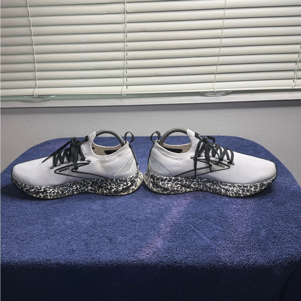 Brooks White and Black Athletic Shoes - Picture 4 of 9